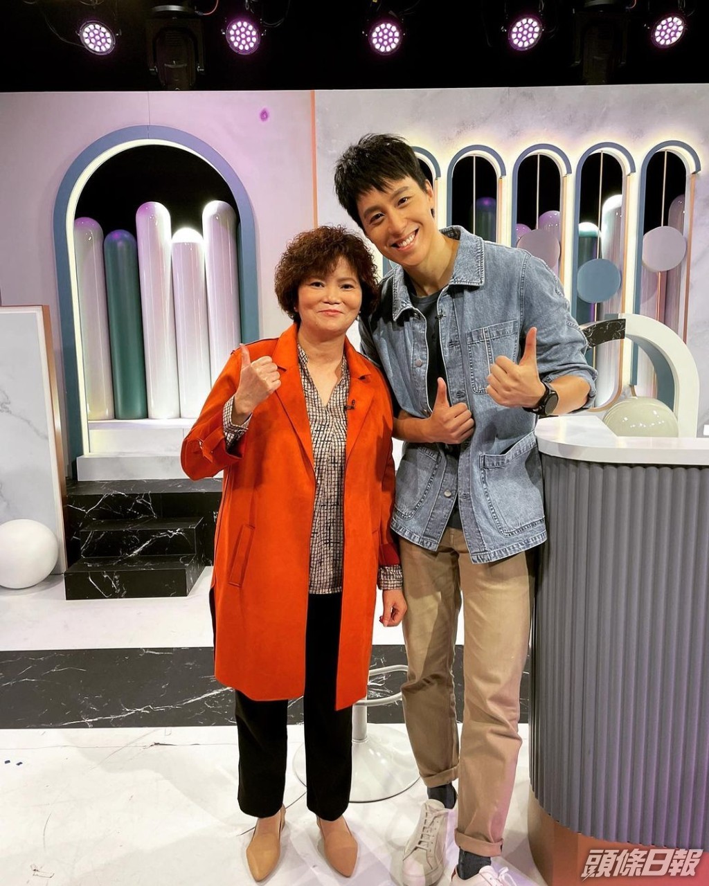 成日都同好多靚仔合照！